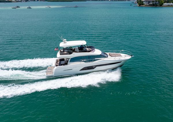 Prestige 520-FLYBRIDGE image