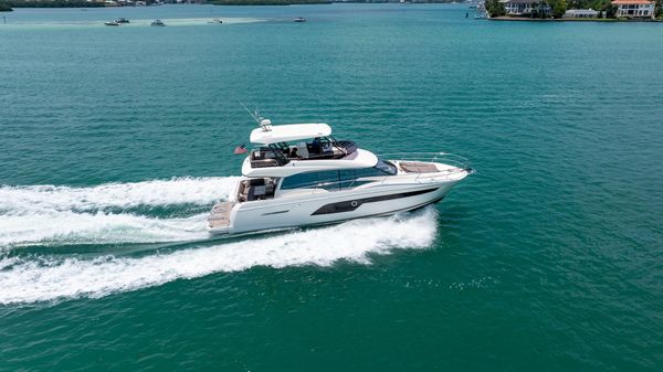 Prestige 520-FLYBRIDGE image