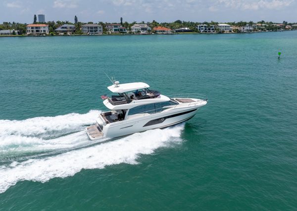 Prestige 520-FLYBRIDGE image