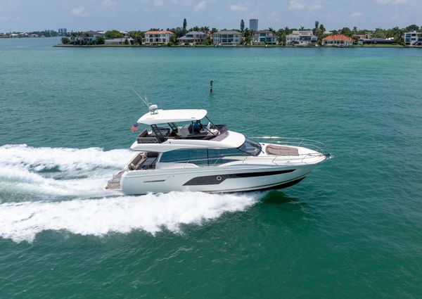 Prestige 520-FLYBRIDGE image