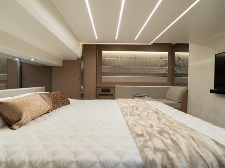 Prestige 520 Flybridge image