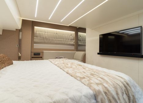 Prestige 520 Flybridge image