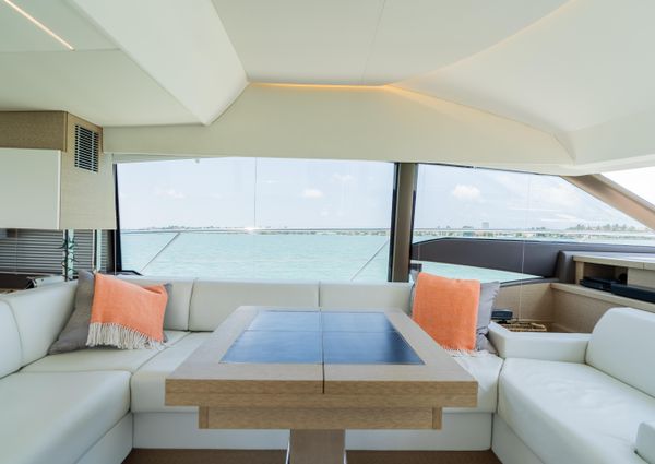 Prestige 520-FLYBRIDGE image