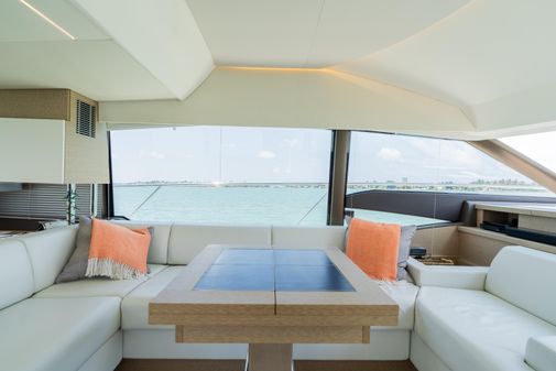 Prestige 520 Flybridge image