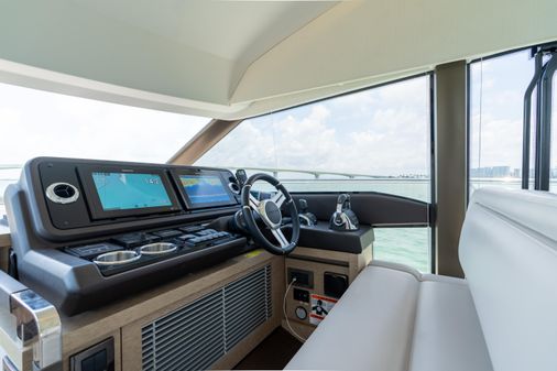 Prestige 520-FLYBRIDGE image