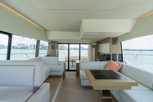 Prestige 520 Flybridge image