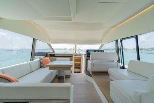 Prestige 520-FLYBRIDGE image