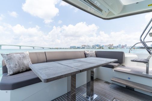 Prestige 520 Flybridge image