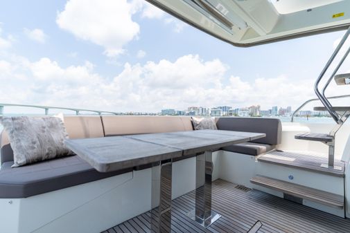 Prestige 520 Flybridge image