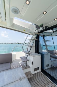 Prestige 520 Flybridge image