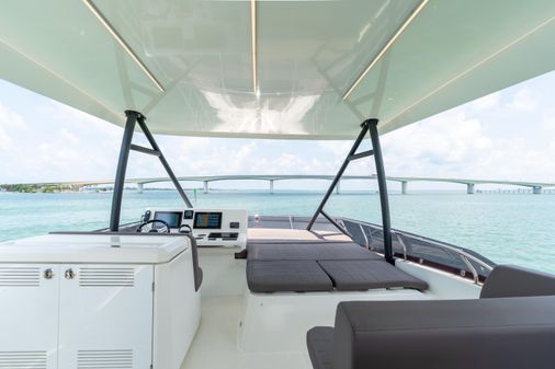 Prestige 520 Flybridge image