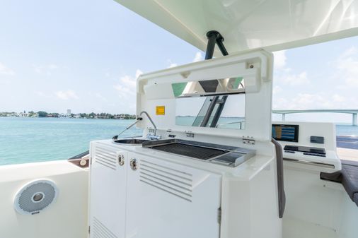 Prestige 520 Flybridge image