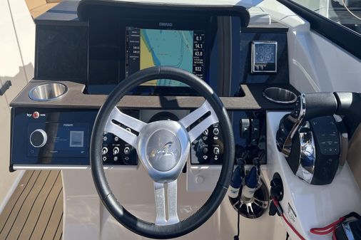 Sea Ray 290 SDX OB image