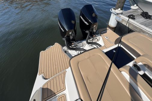 Sea Ray 290 SDX OB image