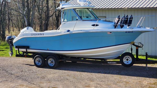 Seaswirl Striper 2601 Walkaround O/B 