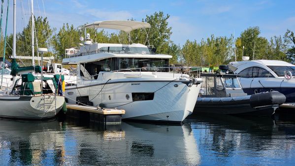 Cranchi T 43 ECO TRAWLER image