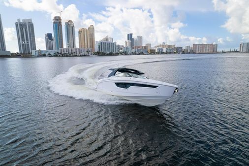 Cruisers Yachts 38 GLS image