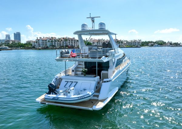 Azimut 66 image