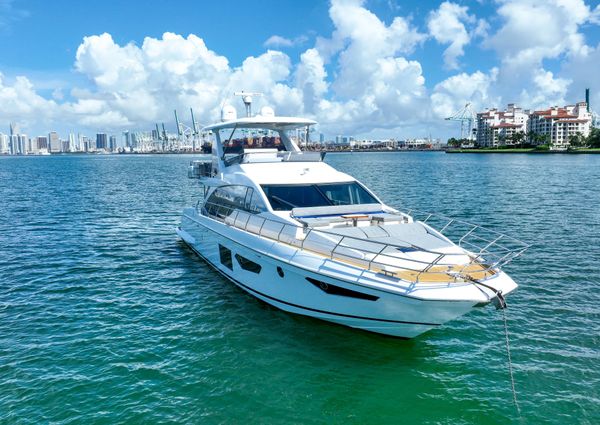 Azimut 66 image