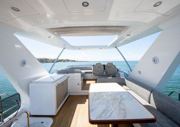 Azimut 66 image