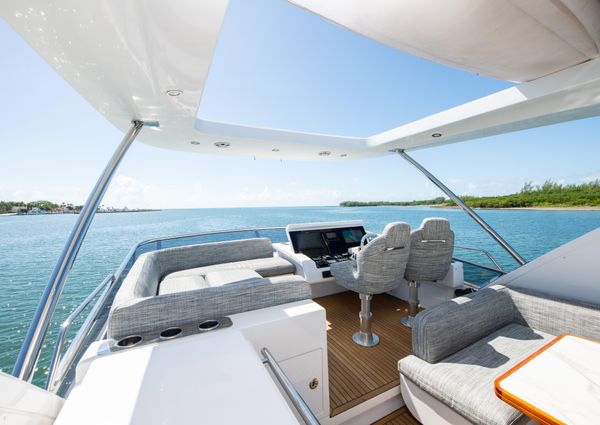 Azimut 66 image