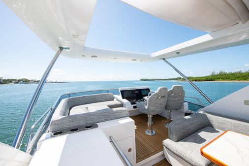 Azimut 66 image