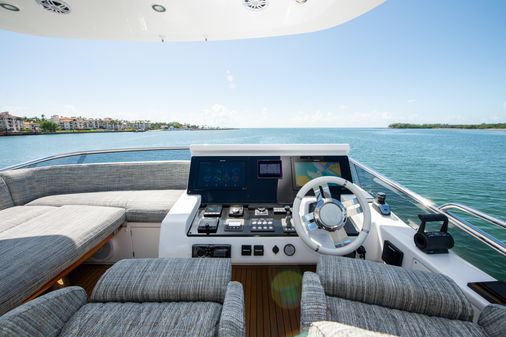 Azimut 66 image