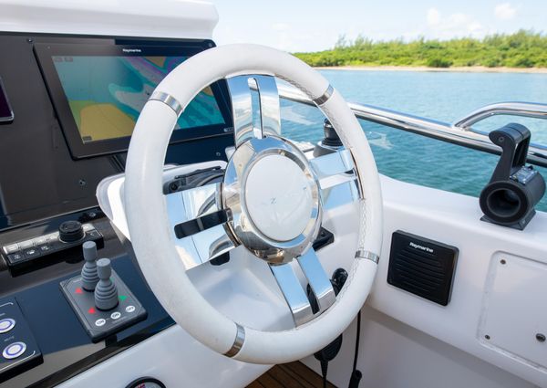 Azimut 66 image