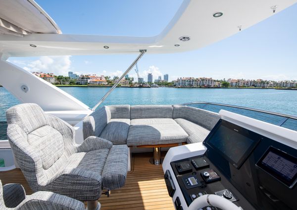 Azimut 66 image