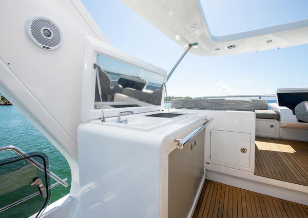 Azimut 66 image