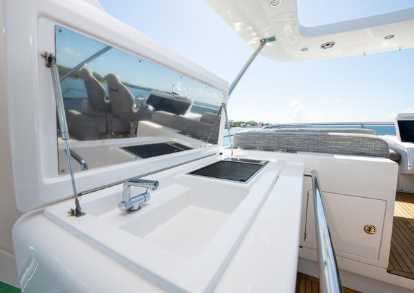 Azimut 66 image