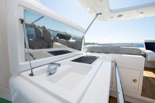 Azimut 66 image