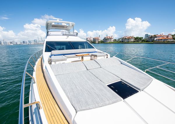 Azimut 66 image