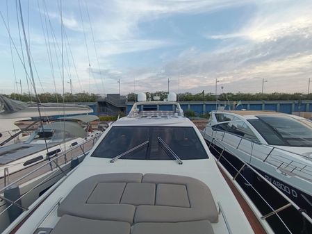 Azimut 68S image