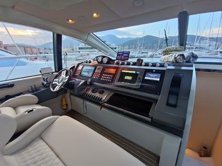 Azimut 68S image