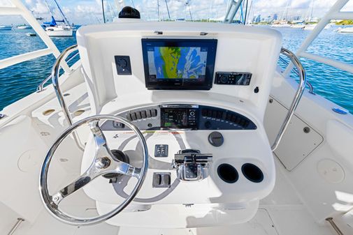 Boston-whaler 320-OUTRAGE image