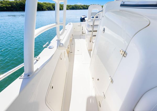 Boston-whaler 320-OUTRAGE image