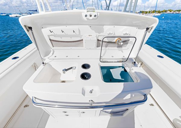 Boston-whaler 320-OUTRAGE image