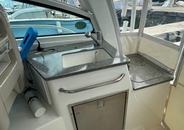 Boston Whaler 345 Conquest image