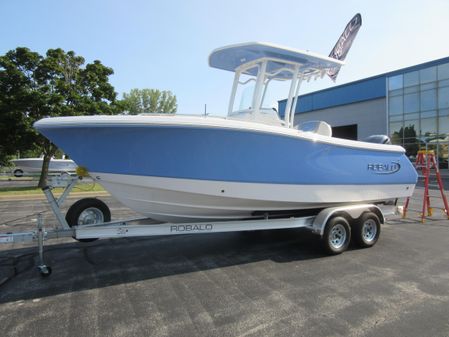 Robalo R230-CENTER-CONSOLE image