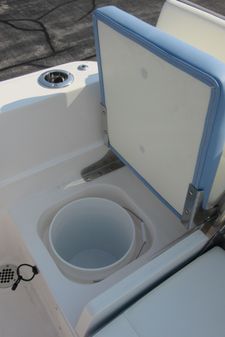 Robalo R230-CENTER-CONSOLE image