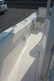 Robalo R230-CENTER-CONSOLE image