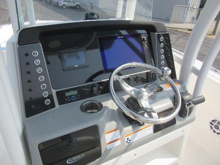Robalo R230-CENTER-CONSOLE image