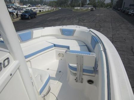 Robalo R230-CENTER-CONSOLE image