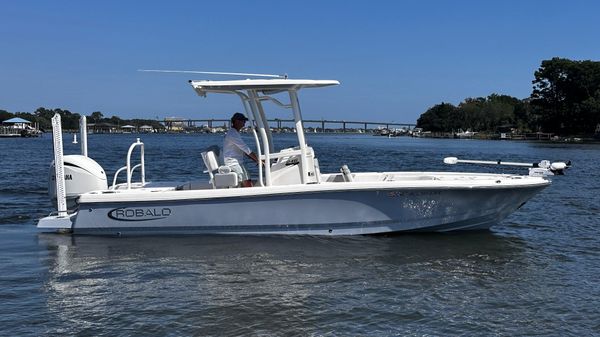 Robalo 246 Cayman 