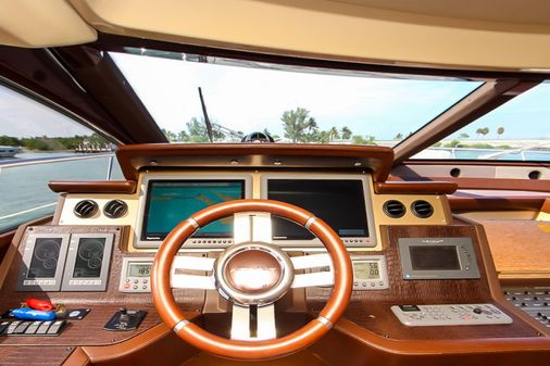 Azimut 70 image