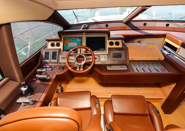 Azimut 70 image