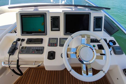 Azimut 70 image