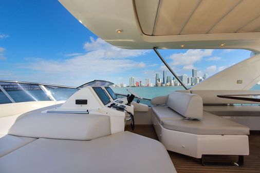 Azimut 70 image