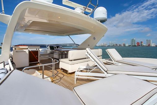 Azimut 70 image